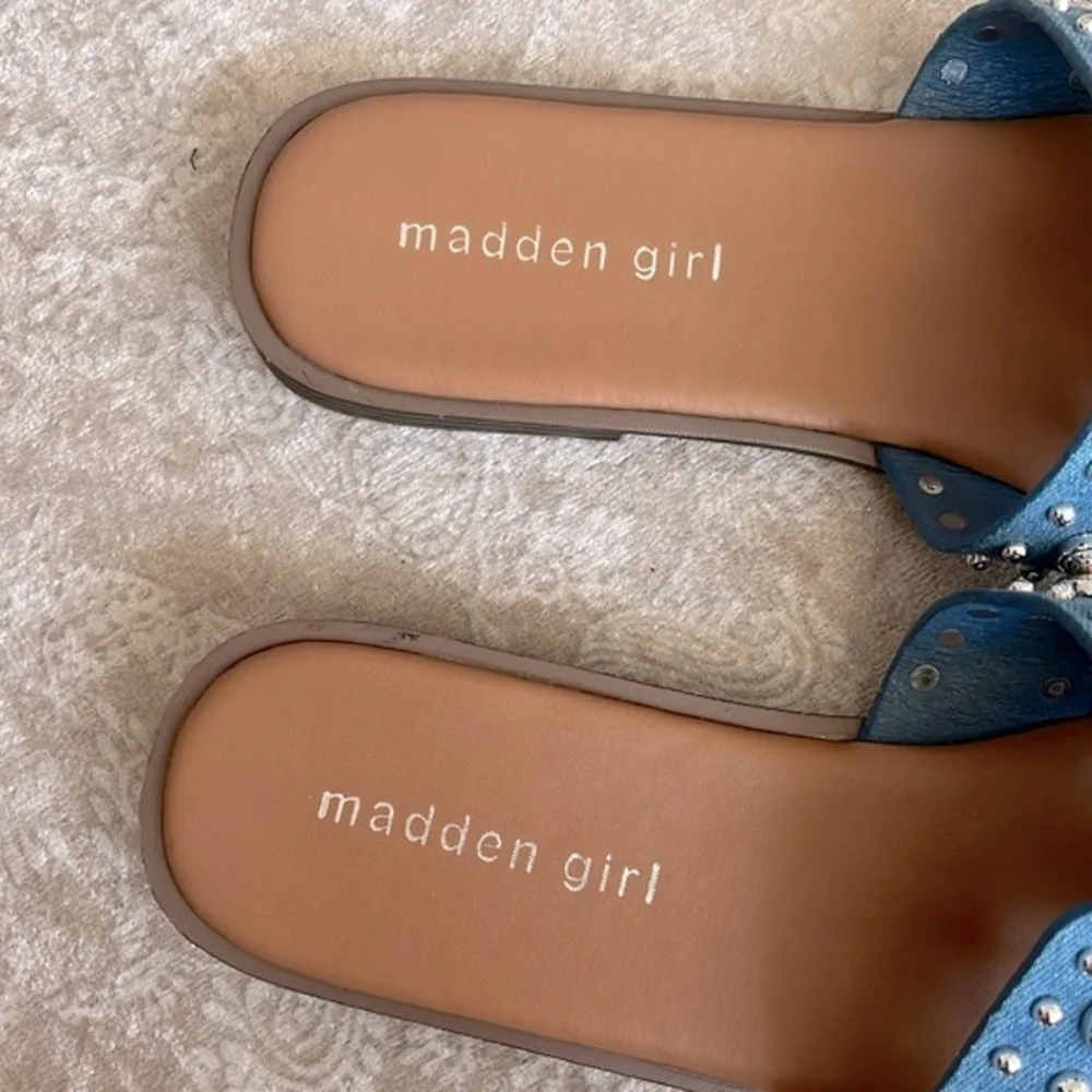 Brand New Madden Girl Denim Blue Silver Tone Metal Studded H-Band Slides Sandals